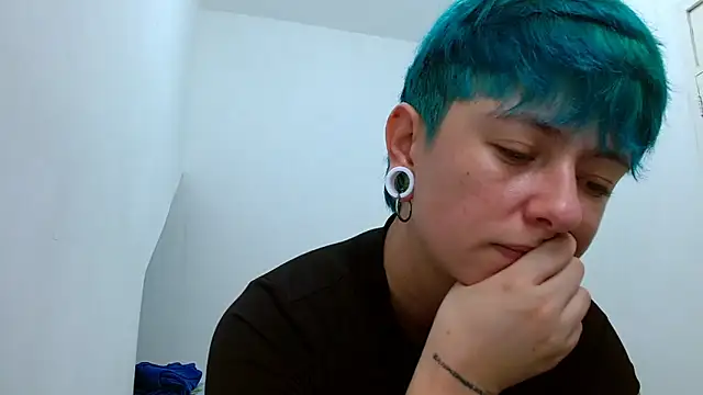 Snapshot of tomboyblue chatting on February 2026 04:04:02 PM tomboyblue online show from February 2026 04:04:02 PM