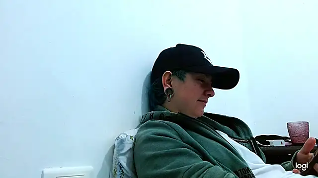 Snapshot of tomboyblue chatting on March 2026 12:06:02 AM tomboyblue online show from March 2026 12:06:02 AM