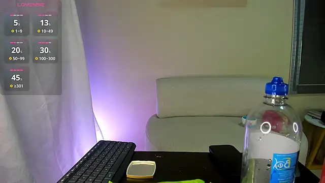 Snapshot of dahian_carter chatting on May 2026 09:15:01 AM dahian carter online show from May 2026 09:15:01 AM