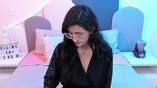 SophieGomez22 online show from March 2025 05:50:02 PM