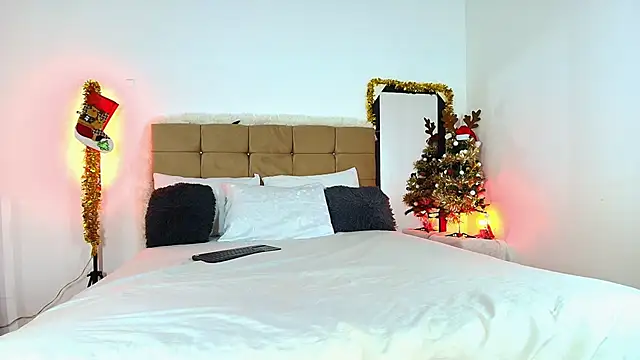 PaoL22 online show from December 2024 10:56:01 PM