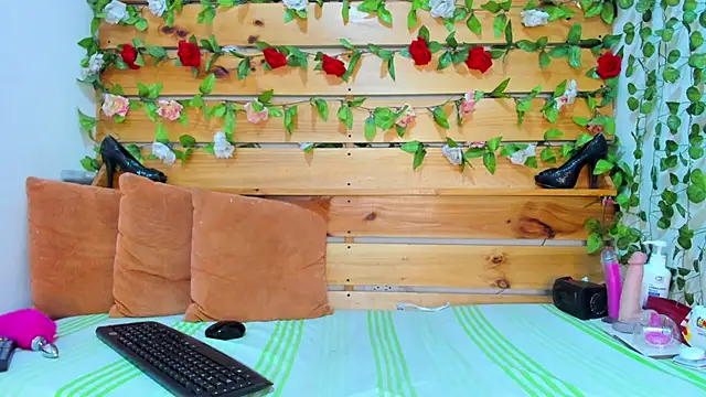 daniela casallas  online show from March 2025 05:35:02 PM