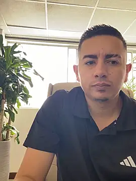 Snapshot of DanielGomez9 chatting on December 2024 03:06:02 PM DanielGomez9 online show from December 2024 03:06:02 PM