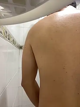 Snapshot of DanielGomez9 chatting on December 2024 01:43:02 PM DanielGomez9 online show from December 2024 01:43:02 PM