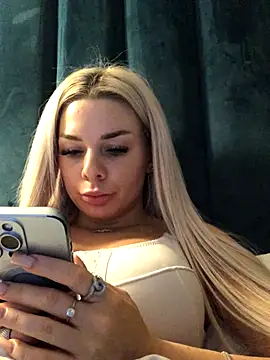 Russian Ava online show from October 2025 06:31:02 PM