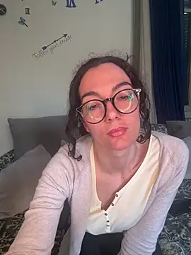 Strawberry queen91 online show from April 2026 03:37:01 PM