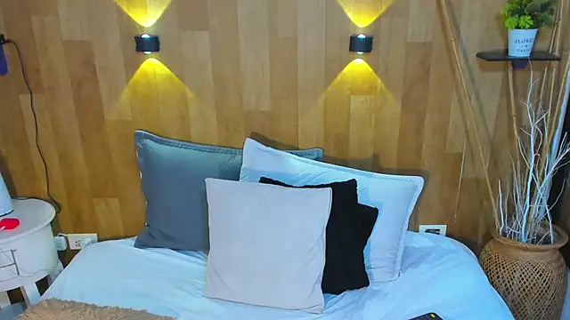 marianaa90 online show from March 2026 04:00:01 PM