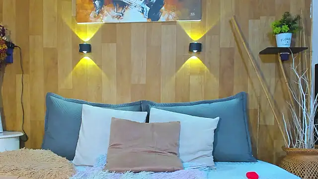 marianaa90 online show from March 2026 04:23:01 PM