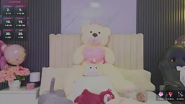 Snapshot of Madiee_Rhea chatting on May 2026 09:00:02 PM Madiee Rhea online show from May 2026 09:00:02 PM
