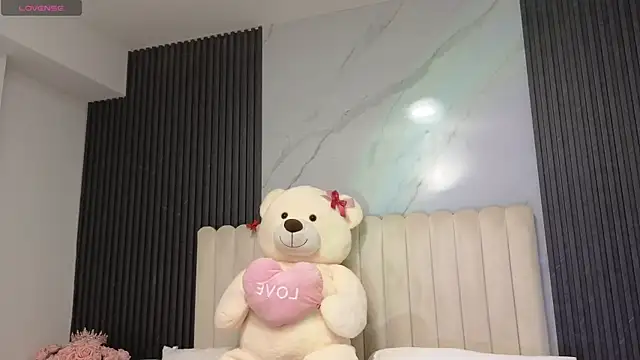 Madiee Rhea online show from July 2026 07:38:01 PM