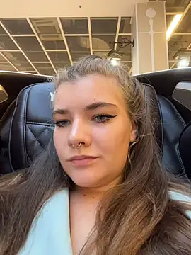 Snapshot of Holy_Tereza chatting on July 2026 03:40:02 PM Holy Tereza online show from July 2026 03:40:02 PM