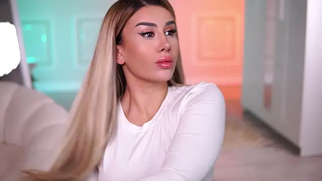 EvaZane online show from November 2025 08:20:01 PM