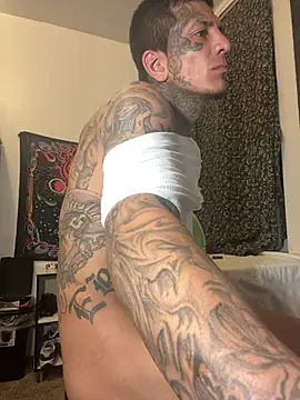 Snapshot of Papinine6 chatting on April 2026 04:57:01 AM Papinine6 online show from April 2026 04:57:01 AM