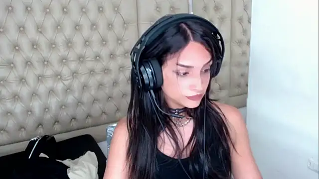 Dollbehavior  online show from November 2025 04:22:02 AM