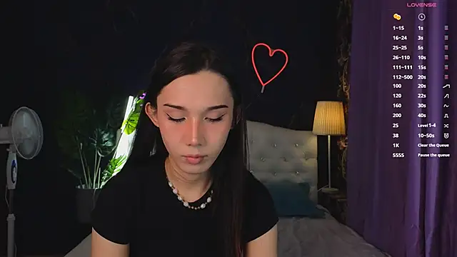 Kaia Sunshine Mia online show from January 2025 02:46:02 PM