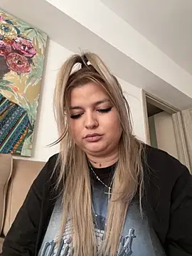 AllysonK online show from February 2025 01:57:01 PM