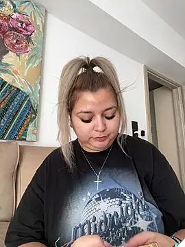 AllysonK online show from February 2025 11:33:01 AM