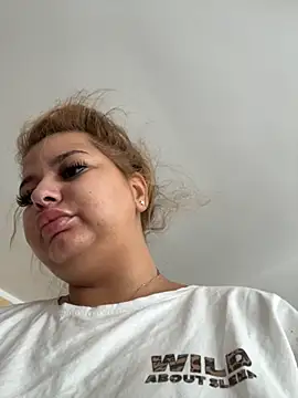 AllysonK online show from September 2025 10:37:01 AM