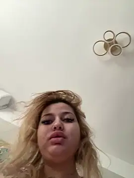 Snapshot of AllysonK chatting on February 2026 10:33:01 AM AllysonK online show from February 2026 10:33:01 AM