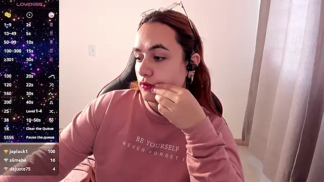 maryluna95 online show from November 2025 05:13:01 PM