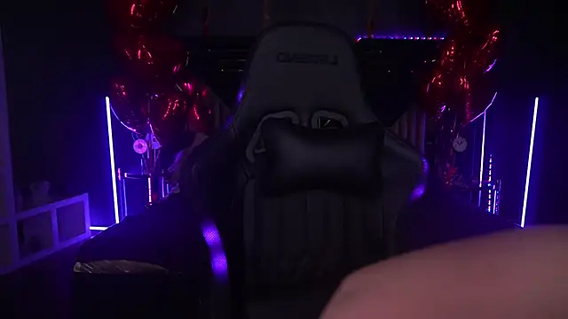 CoolTatis online show from February 2025 09:33:01 PM