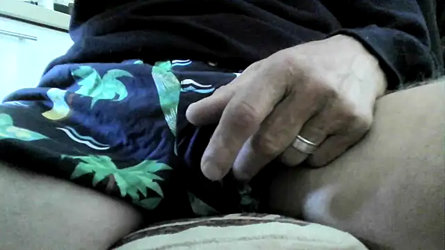 Snapshot of ewuich1 chatting on January 2025 09:56:01 AM ewuich1 online show from January 2025 09:56:01 AM