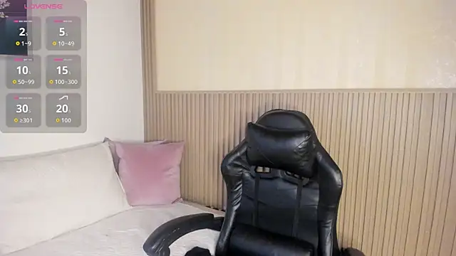 summer night  online show from October 2025 12:47:01 PM