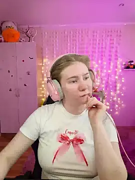 D0nna  online show from April 2026 11:24:01 AM