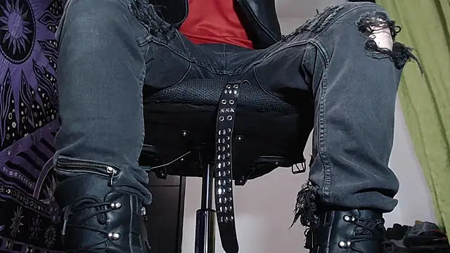 Dicaprioo  online show from December 2024 12:45:02 AM