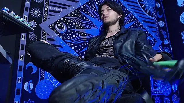 Dicaprioo  online show from February 2025 07:06:01 PM