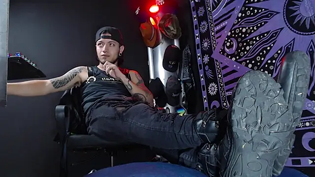 Dicaprioo  online show from March 2025 09:17:01 PM