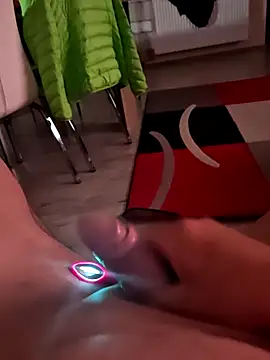 Szeltolo001 online show from April 2026 10:27:01 PM