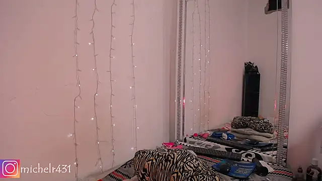 Mia  reys online show from February 2025 04:54:01 PM