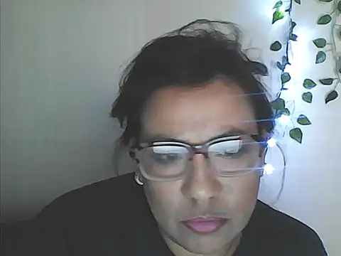 Erotic nayma online show from December 2024 02:38:02 PM