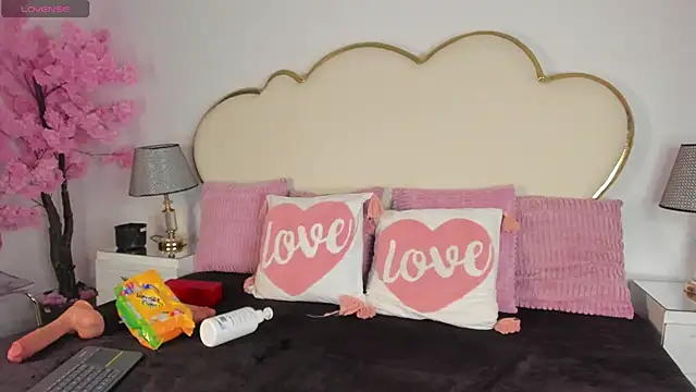 CahitlinBell online show from November 2025 05:40:02 AM