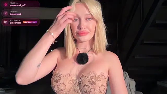 Snapshot of Golden_Aline chatting on June 2026 12:52:02 PM Golden Aline online show from June 2026 12:52:02 PM