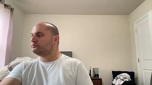 SluggishChase99 online show from April 2026 01:41:01 PM