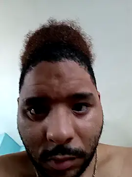 Snapshot of Dj-yefri-pauta chatting on January 2025 01:54:01 PM Dj-yefri-pauta online show from January 2025 01:54:01 PM