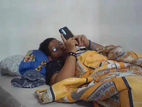 Snapshot of Dj-yefri-pauta chatting on December 2025 01:48:02 AM Dj-yefri-pauta online show from December 2025 01:48:02 AM