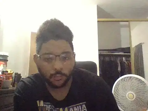 Snapshot of Dj-yefri-pauta chatting on February 2026 03:41:02 PM Dj-yefri-pauta online show from February 2026 03:41:02 PM