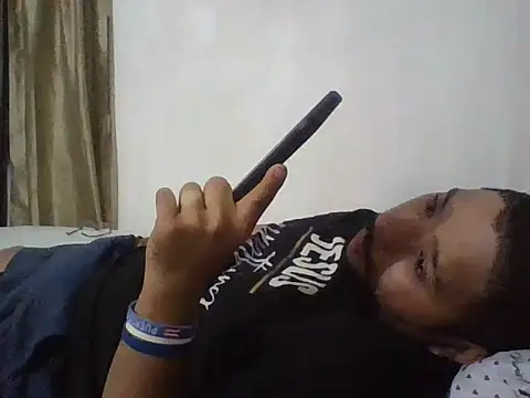 Snapshot of Dj-yefri-pauta chatting on April 2026 12:41:01 AM Dj-yefri-pauta online show from April 2026 12:41:01 AM