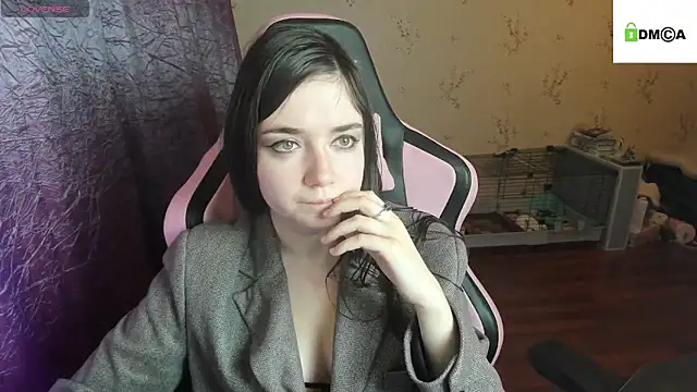 Crazy forest fairy online show from November 2025 09:50:01 PM