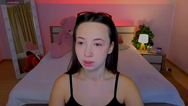 Hayle Hill online show from November 2025 01:51:02 AM