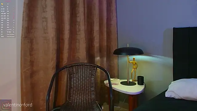 Valentinoford online show from October 2025 07:33:02 PM