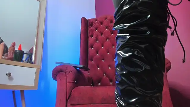 Sarah Mistress  online show from December 2024 11:57:01 PM