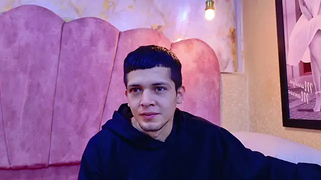 kendalltaylorr online show from December 2025 12:32:01 PM