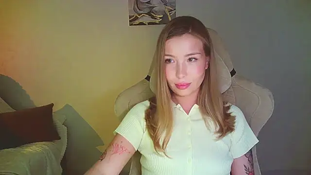 mia raspberrie online show from July 2026 09:31:02 PM