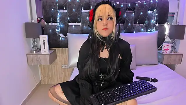 Charlotte Myers online show from March 2025 06:00:02 PM