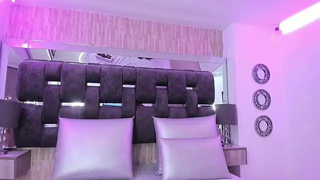 Charlotte Myers online show from January 2026 07:38:02 PM