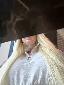 Teya moon  online show from December 2024 10:02:02 AM